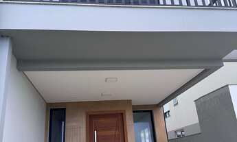 Imagem 3: Casa Nova com 3 Suítes no Jardim Campeche – Conforto e Qualidade a Poucos Passos do Mar