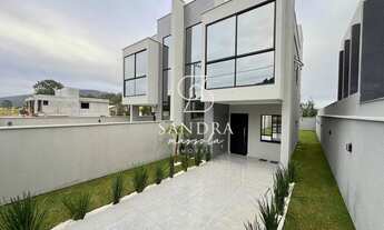 Imagem 4: Sobrados com 3 dormitórios, em construção, no Loteamento Alameda Rio Vermelho, localizado