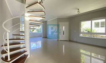 Imagem 4: CASA COM VISTA PANORÂMICA PARA O MAR NO CENTRO DE BOMBINHAS/SC