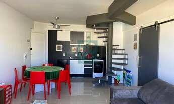 Imagem 4: Cobertura Mobiliada e Decorada com Vista Para o Mar em Bombinhas/SC