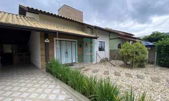 Imagem: Casa Ampla e Completa à Venda em Zimbros