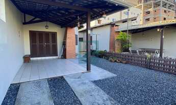 Imagem 5: Terrenos no Coração de Bombas com 02 casas e amplo Espaço