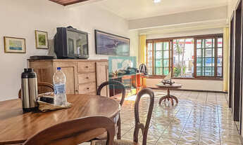 Imagem 3: Casa com 03 suítes Pertinho do Mar e com Amplo Terreno em Bombinhas