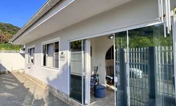 Imagem: Casa de Alvenaria à Venda em Rodeio-SC