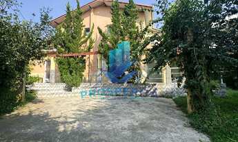 Imagem 6: Casa a venda Cond. Colinas de São Fernando - Impecável, 3 dorms / 2 suítes, varanda !