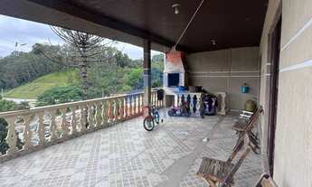 Imagem 4: Sobrado Amplo com Churrasqueira, Sacada e Quintal em Rio Branco do Sul!