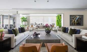 Imagem 3: Apartamento reformado com projeto de Fabio Morozini - Alto Padrão em Moema, São Paulo/SP