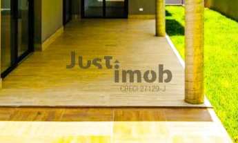 Imagem: Casa de 272m2 com piscina em Condomínio