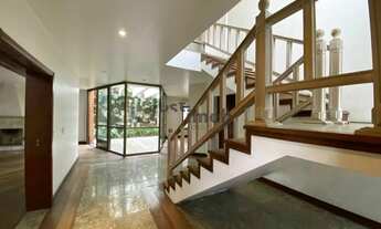 Imagem 2: Casa Duplex alto padrão localizado em frente ao Pq. Ibirapuera