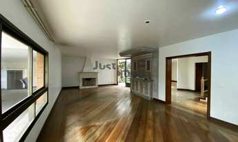 Imagem: Casa Duplex alto padrão localizado em frente