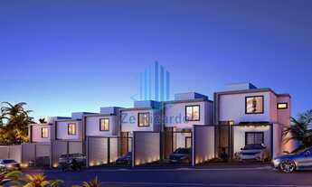 Imagem 2: Casa Duplex com piscina no Sim