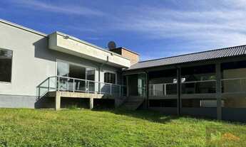 Imagem: Casa alto padrão no bairro Ratones, Florianópolis/SC