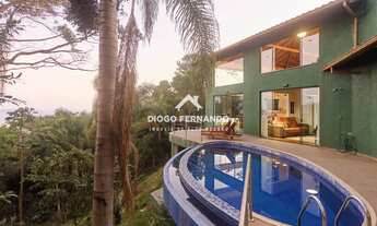 Imagem: Casa com linda vista, em meio à natureza