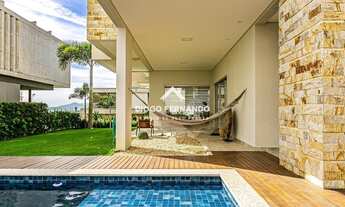 Imagem 2: Casa de Alto Padrão em Condomínio Fechado no Cacupé