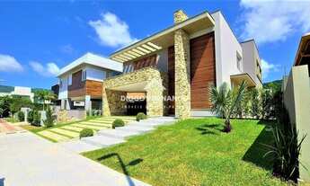 Imagem 2: Casa de Alto Padrão em Condomínio Exclusivo na Lagoa da Conceição