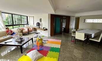 Imagem 5: Vendo em oportunidade Apartamento com 255m2, 4 suítes, mobiliado, 4 vagas cobertas, em c