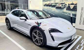 Imagem 4: Casa Bossa 544 + Porsche Taycan 4