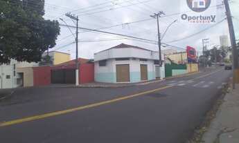 Imagem 2: Casa Térrea de esquina, com Salão Comercial