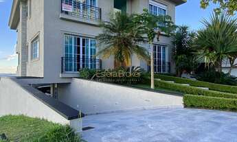 Imagem 2: Casa espetacular com 950m² de área construída. Localizada na parte mais alta do condomínio