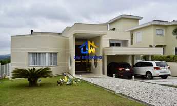 Imagem 2: Casa em condomínio com 5 dormitórios e ampla área de lazer privativa