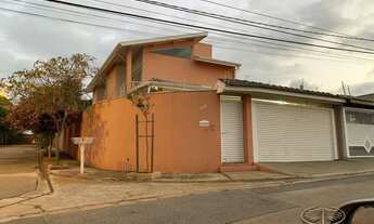 Imagem 2: Casa de Esquina Casa com 3 dormitórios