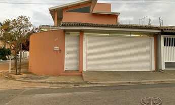 Imagem 4: Casa de Esquina Casa com 3 dormitórios