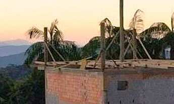 Imagem 2: Chácara com chalé em alvenaria em fase de acabamento em Morretes, 924 metros de terreno