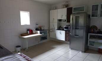 Imagem 7: Chácara com bastante área construída