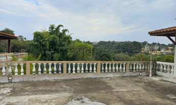 Imagem 5: Chácara com bastante área construída