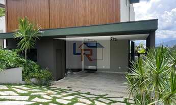 Imagem 2: Maravilhoso Sobrado no condomínio Mosaico Essence em Estilo contemporânea tropical em rua