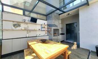 Imagem 5: Sobrado Mobiliado e Decorado com 150m² com Jacuzzi, Suíte com Closet e 3 vagas de garagem