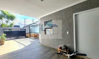 Imagem 2: Sobrado Mobiliado e Decorado com 150m² com Jacuzzi, Suíte com Closet e 3 vagas de garagem