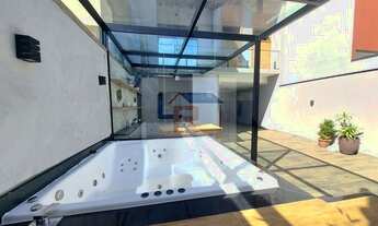 Imagem 4: Sobrado Mobiliado e Decorado com 150m² com Jacuzzi, Suíte com Closet e 3 vagas de garagem