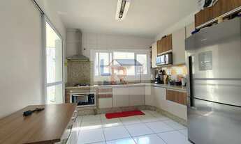 Imagem 6: Maravilhosa Sobrado de 3 dormitórios com um excelente quintal próximo a região central