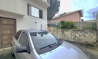 Imagem 2: Maravilhosa Sobrado de 3 dormitórios com um excelente quintal próximo a região central