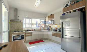 Imagem 7: Maravilhosa Sobrado de 3 dormitórios com um excelente quintal próximo a região central