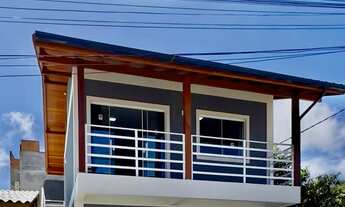 Imagem 2: Casa superior com acesso individual e garagem coberta