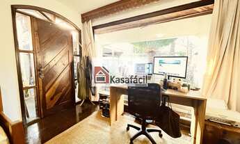 Imagem 4: Casa Ampla com Quintal e Jardim