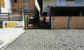 Imagem: Sobrado à venda no bairro Balneário Itapuã