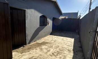 Imagem 2: Casa à Venda no Jardim Paulistano em Patos de Minas – 2 Quartos, Garagem Coberta e Terreno