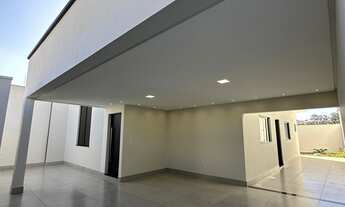 Imagem 2: Casa à Venda no Afonso Queiroz em Patos de Minas – 3 Quartos, Suíte, Churrasqueira e Segur