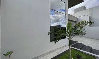 Imagem 2: Comprar Casa no Peluzzo – 205m² Construídos, 3 Quartos e Acabamento de Alto Padrão