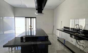 Imagem 5: Casa de Alto Padrão à Venda no Bairro Afonso Queiroz - Patos de Minas