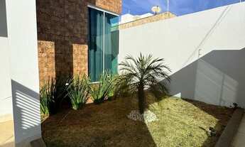 Imagem 2: Casa à Venda no Bairro Planalto em Patos de Minas – 3 Quartos, Suíte com Hidro e Área Gour