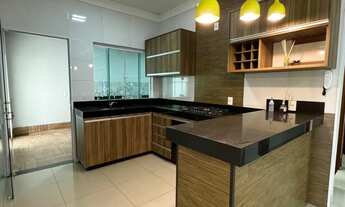 Imagem 7: Casa à Venda no Bairro Planalto em Patos de Minas – 3 Quartos, Suíte com Hidro e Área Gour