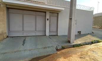 Imagem 2: Casa à Venda no Centro de Guimarânia-MG