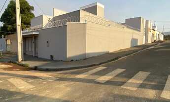 Imagem: Casa à Venda no Centro de Guimarânia-MG