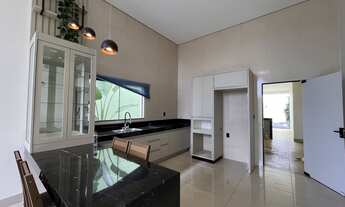 Imagem 4: Casa à Venda no Jardim Itália em Patos de Minas – 3 Quartos, Suíte, Área Gourmet e Acabame