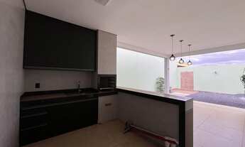 Imagem 6: Casa à Venda no Jardim Itália em Patos de Minas – 3 Quartos, Suíte, Área Gourmet e Acabame