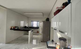 Imagem: Casa de Alto Padrão à Venda no Bairro